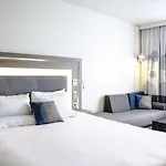 Novotel Lens נואיל-גודו